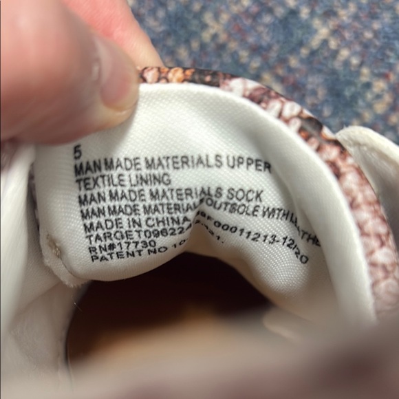 NWT Universal Thread White and Orange Sneakers with Fashionable Accents size 5 - Picture 15 of 16